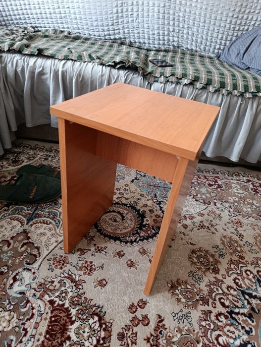 Продам табурет  деревянный