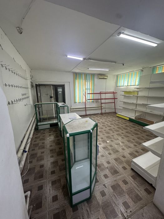 торговые стеллажы, витрины