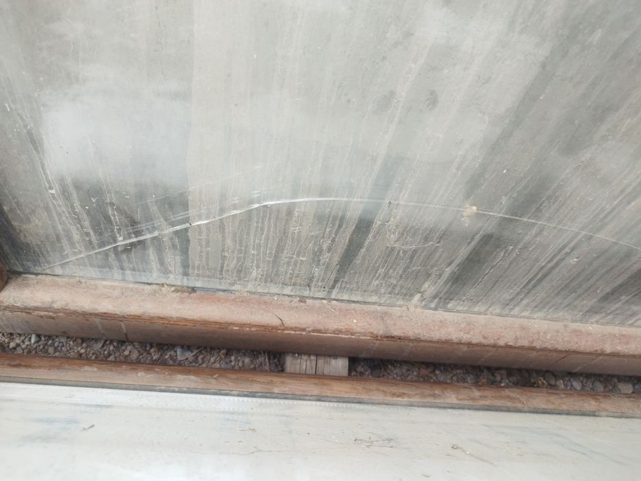 Окно. Дверь. Витраж.