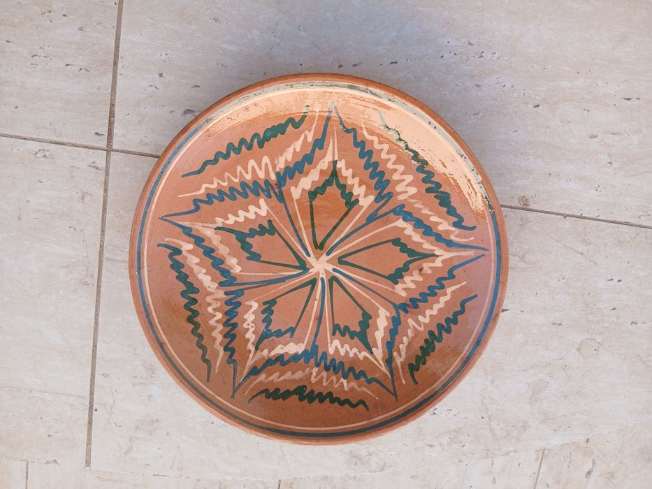 Сопол тарелкалар сотилади.