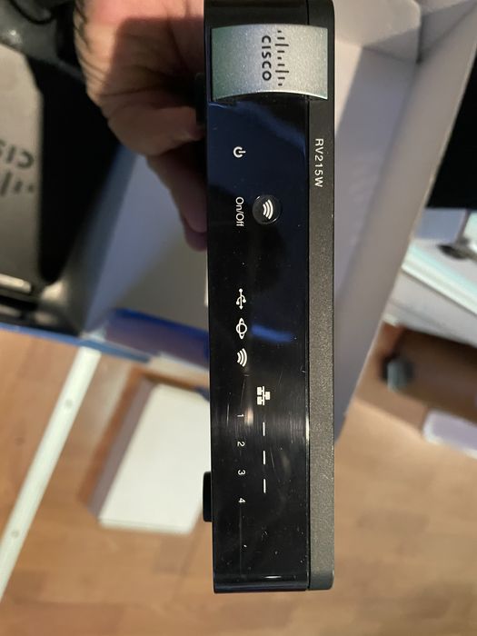 CISCO RV215W Рутер