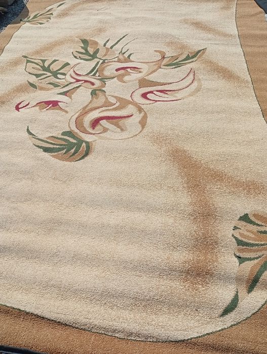 Gilamlar sotiladi...