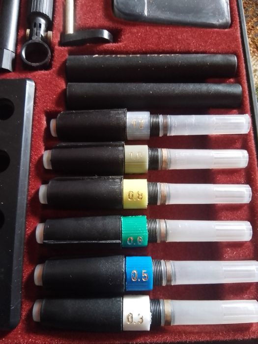 Бои за рисуване и гумички -6евро