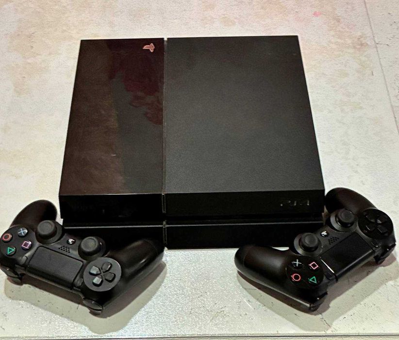 PlayStation 4 Fat 500GB + 2 джойстика