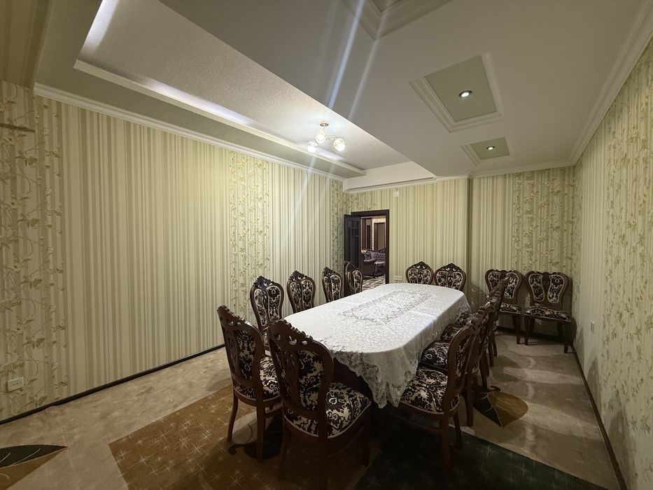 Продается 4х квартира заходи живи в Центре города ( на против УВД)