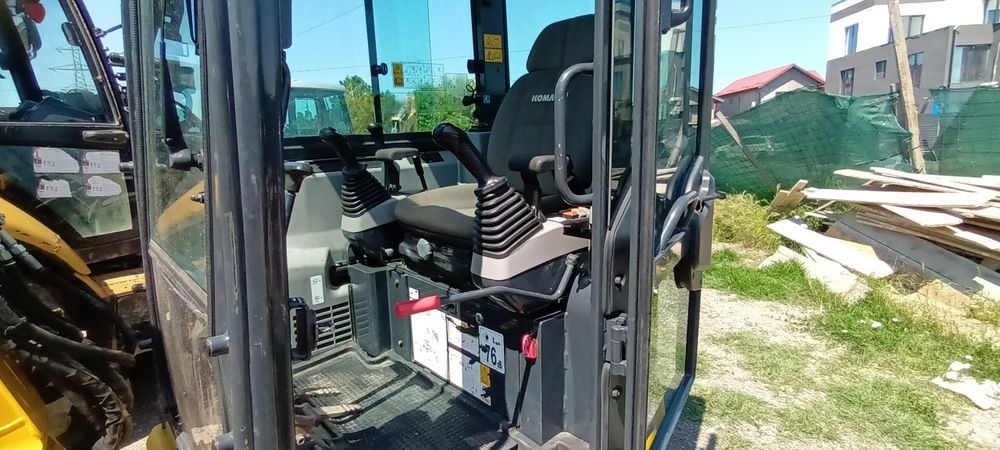 Miniexcavator komatsu braț lung 4 cupe+freza burghii