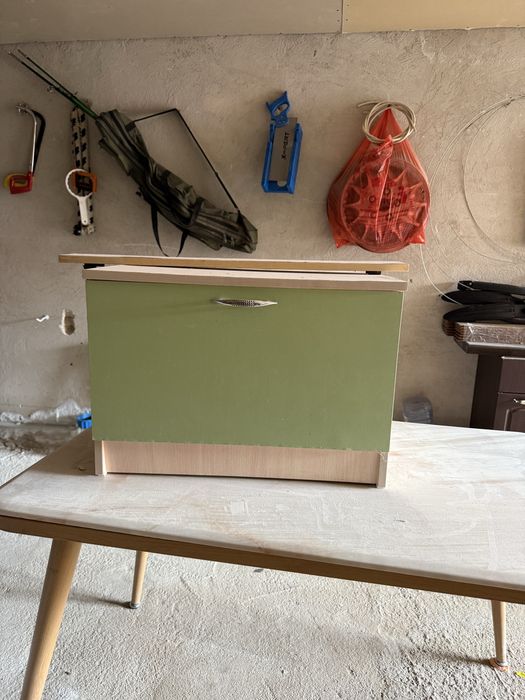 Продам вешалку с тумбой