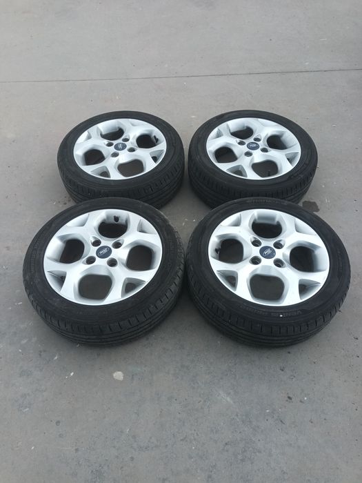 Diferite piese , aripi , usi , bari   , faruri etc