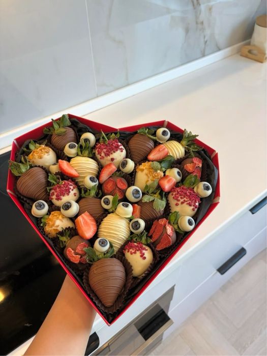 Клубника в шоколаде сердце