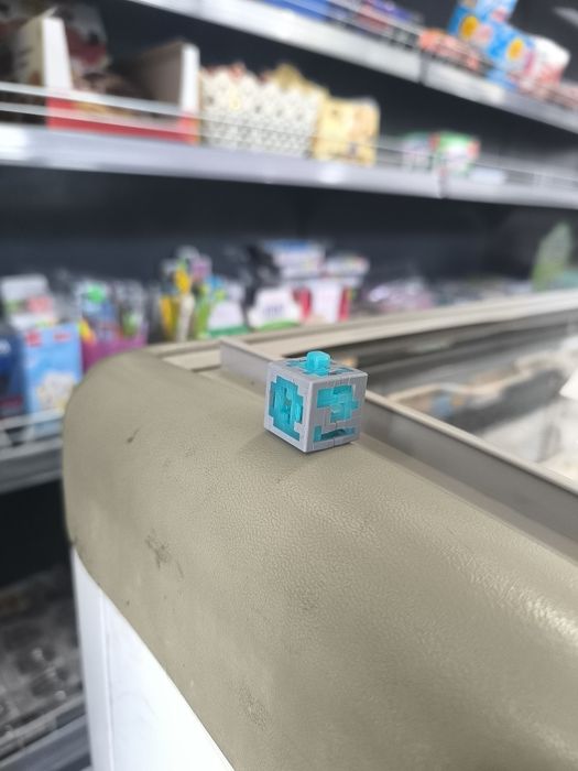 Алмазный куб kinder joy Minecraft