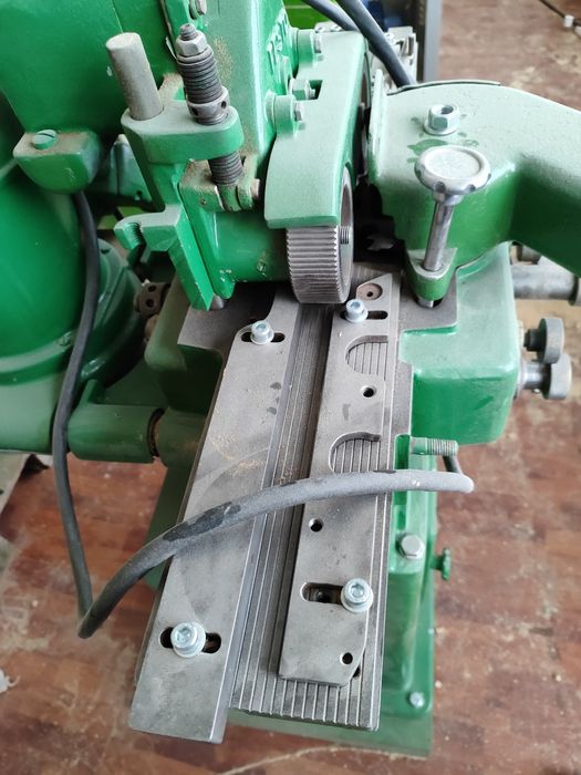 Mașina de frezat tamplarie