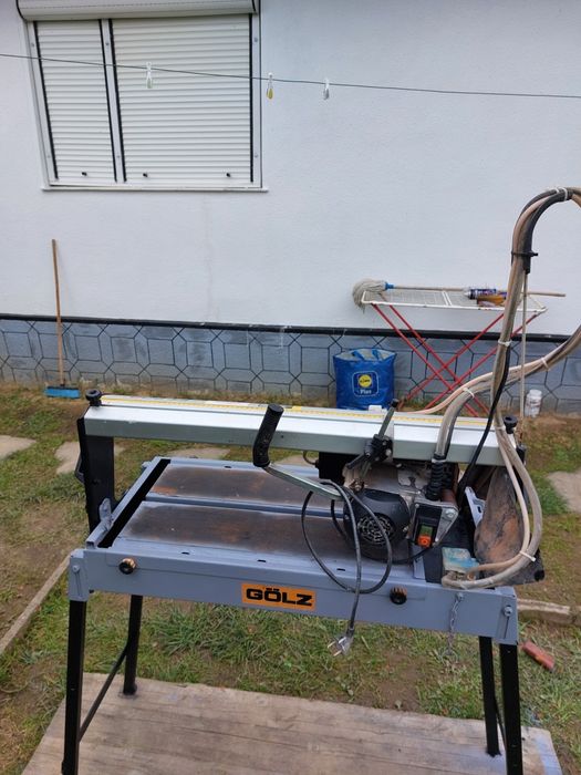 Mașină de tăiat gresie pe apă