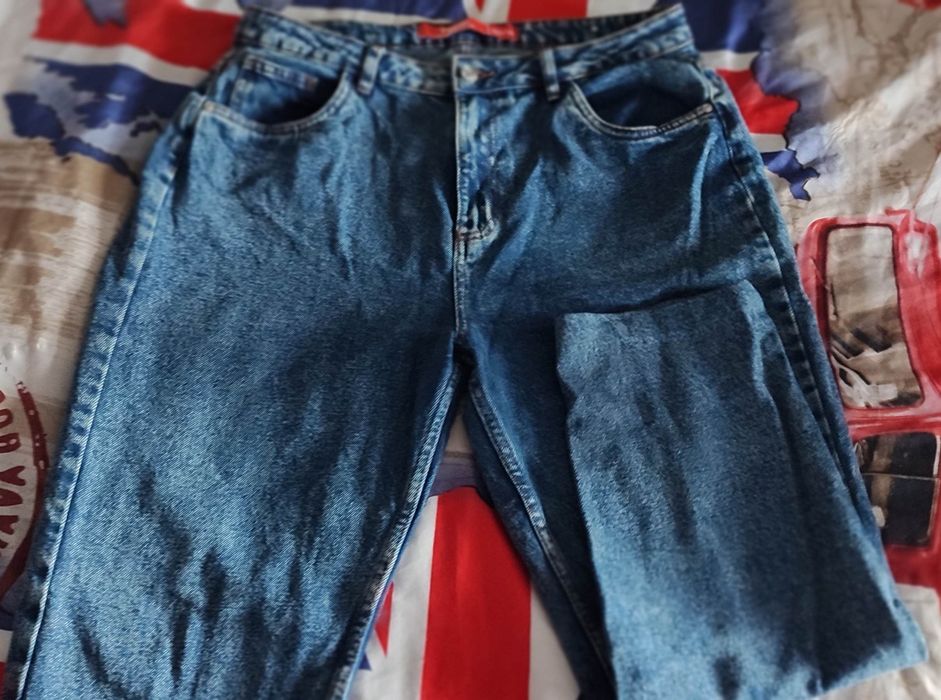 Продам джинсы женские