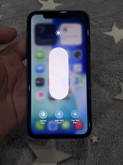 Продам Айфон 11