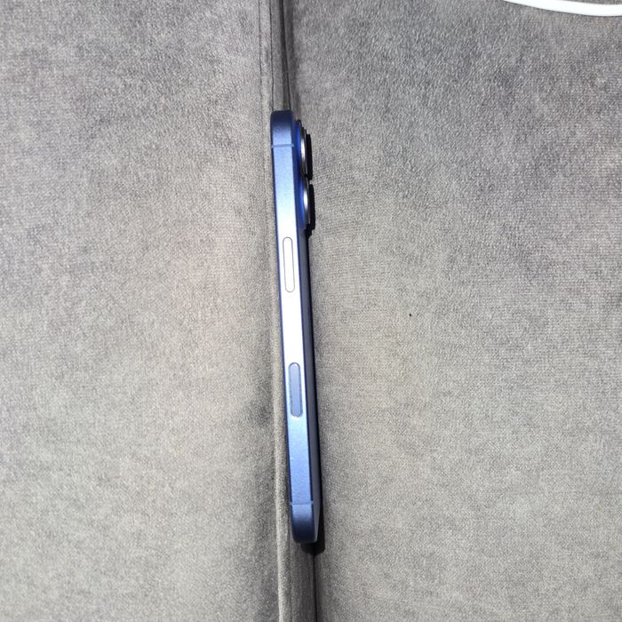 Iphone 16 blue 0 zgarieturi cu cutie