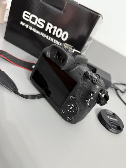 Canon EOS R100 + obiectiv 18-45mm | ca nou | ideal vlog/foto