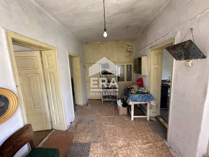 Ексклузивно! Едноетажна къща с изба и таванско помещение в село Невша,