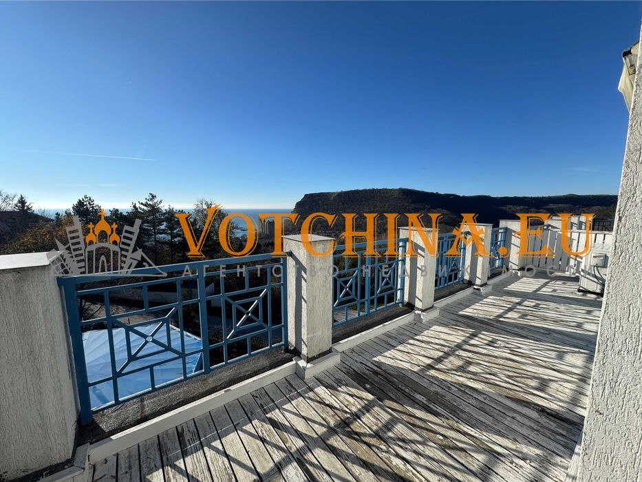 Студио до морето с гледки и голям балкон за живеене и отдих в Каварна