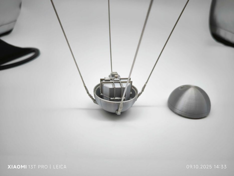 Спутник-1, модель первого космического спутника