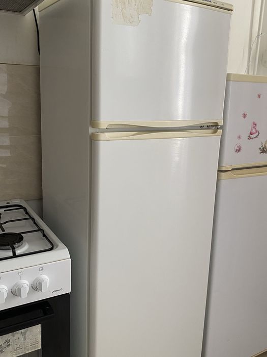 продается холодильник