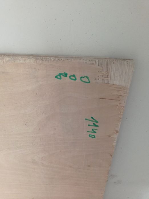 Кусок фанеры продам