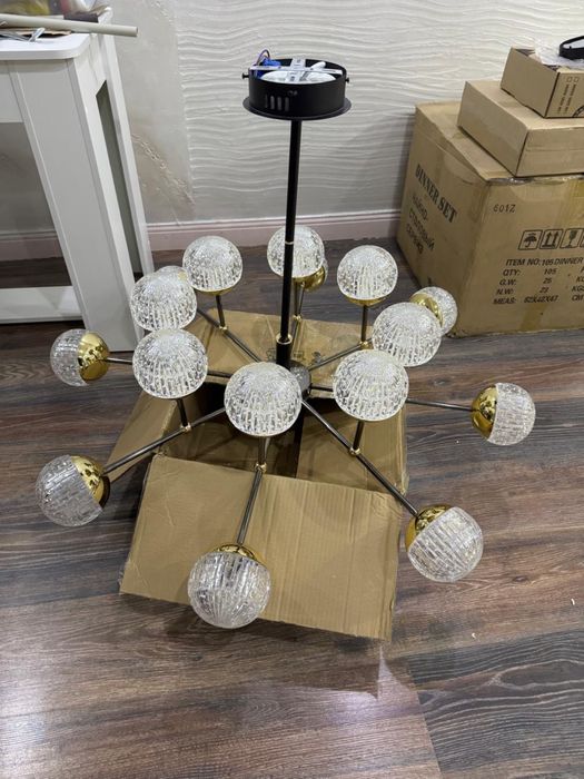 Продам люстру