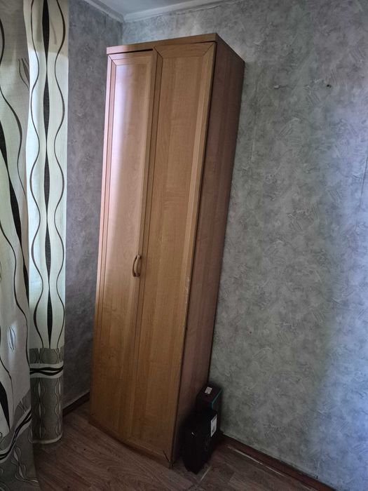 Отдам даром шкаф и тумбу