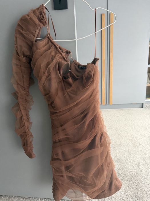 Кафява Рокля zara хс размер с един ръкав