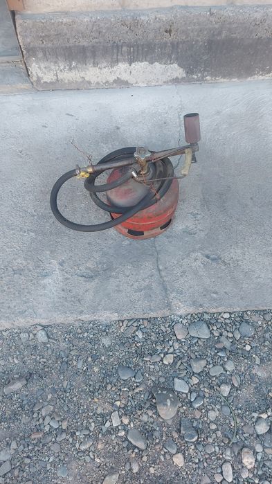 Газовый баллон с горелкой
