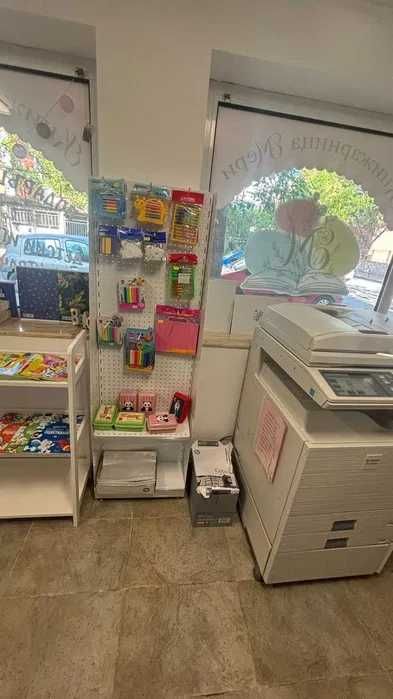 Метални стелажи за книжарница/НОВИ/