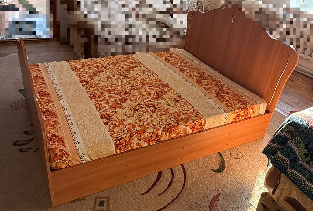 Кровать двухспальная