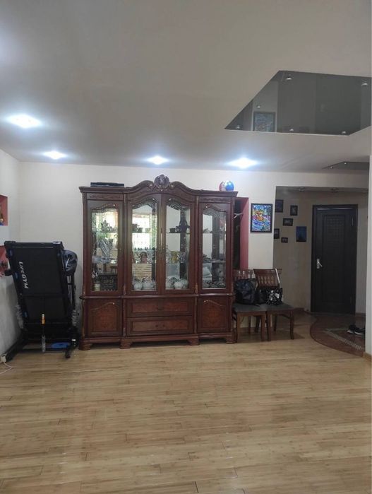 Продается квартира 3х комнатная 77м2 на Ц-2 Алайский рынок. СНУ