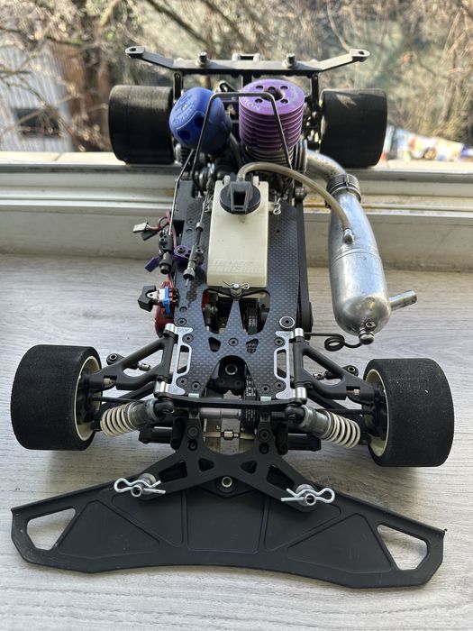Automodel 1/8 nitro Mugen Seiki mrx5