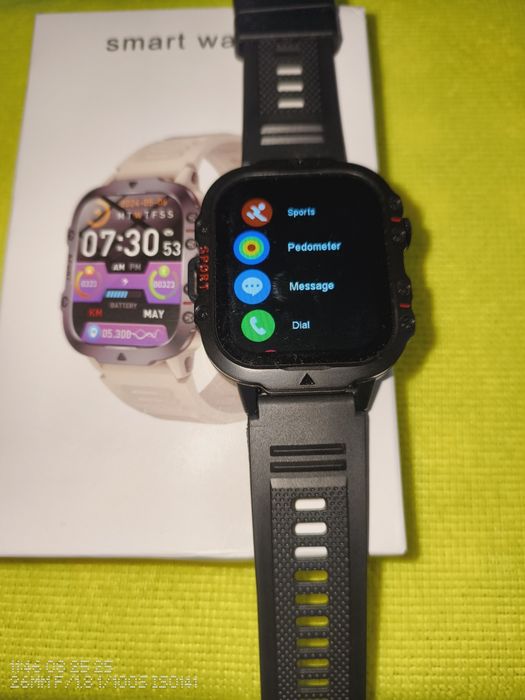 Smartwatch cu lanternă