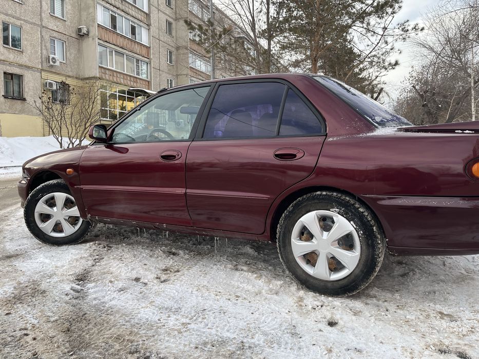 Продам митсубиси лансер 1993г