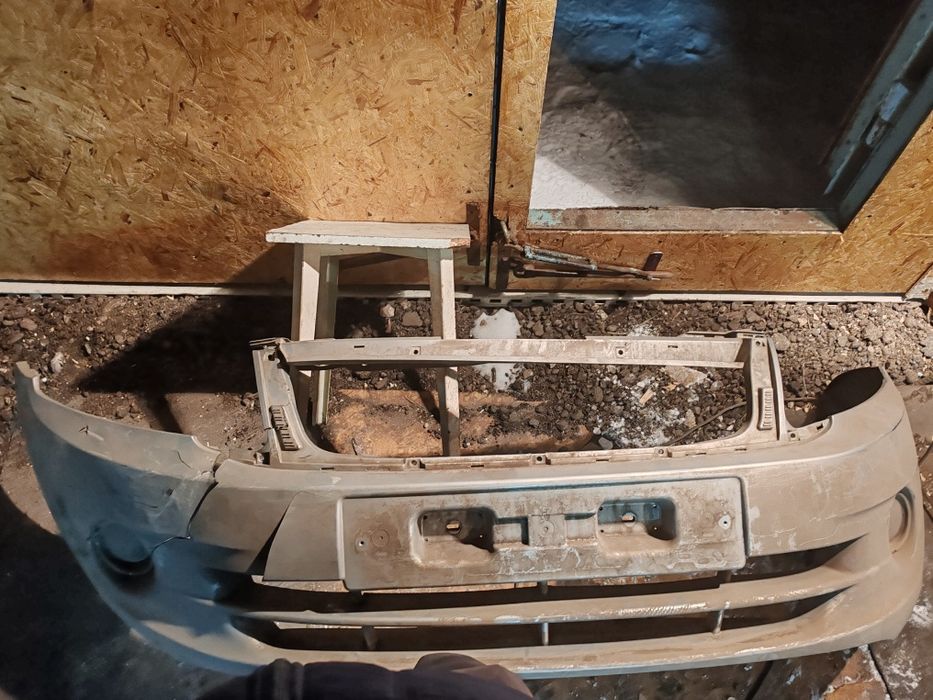 Продам бампер гранта