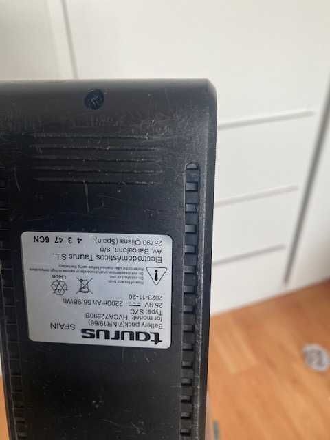 Безжична прахосмукачка TAURUS HVCA7258B с аксесоари