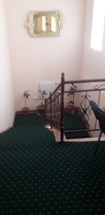 Уй сотилади икки каватли.