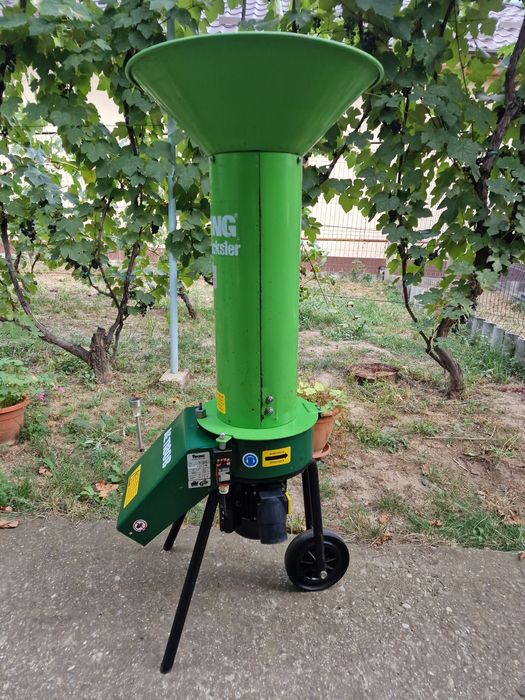 Tocator frunze  crengi Viking AE 1180b, 1300 w