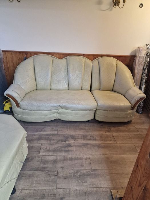 Диван от естествена кожа