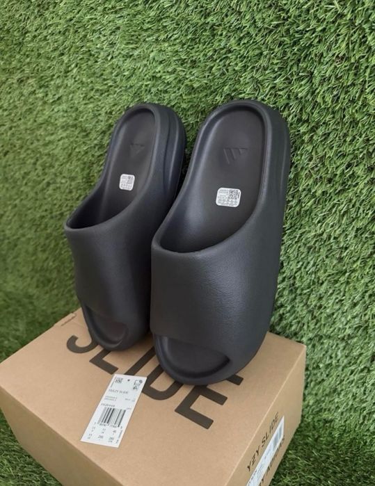 Yeezy Slide Onyx – 41–46 | Нови
