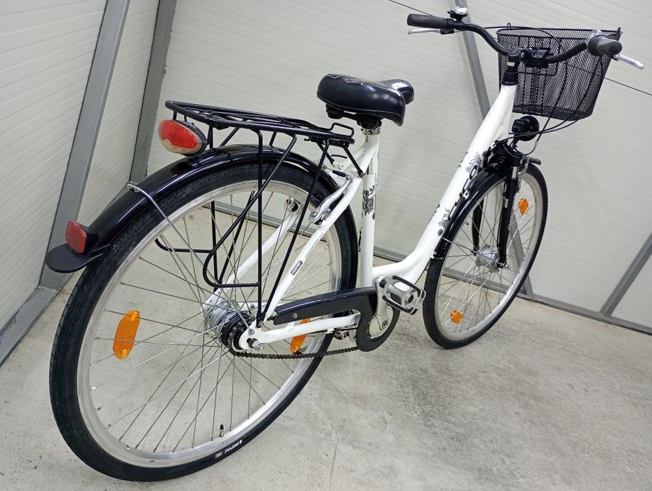 Vând bicicletă damă CYCO,roți 28,cu 7 vit NEXUS,albă ! !!