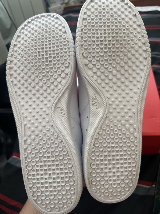 41 - Nike Court Vantage