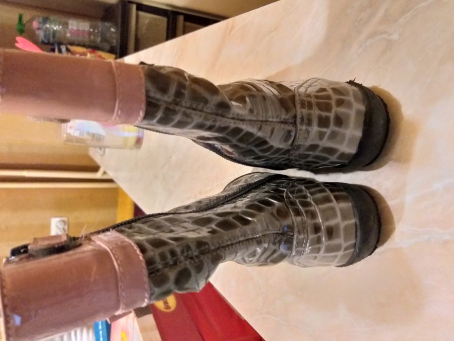 Детски лачени ботуши