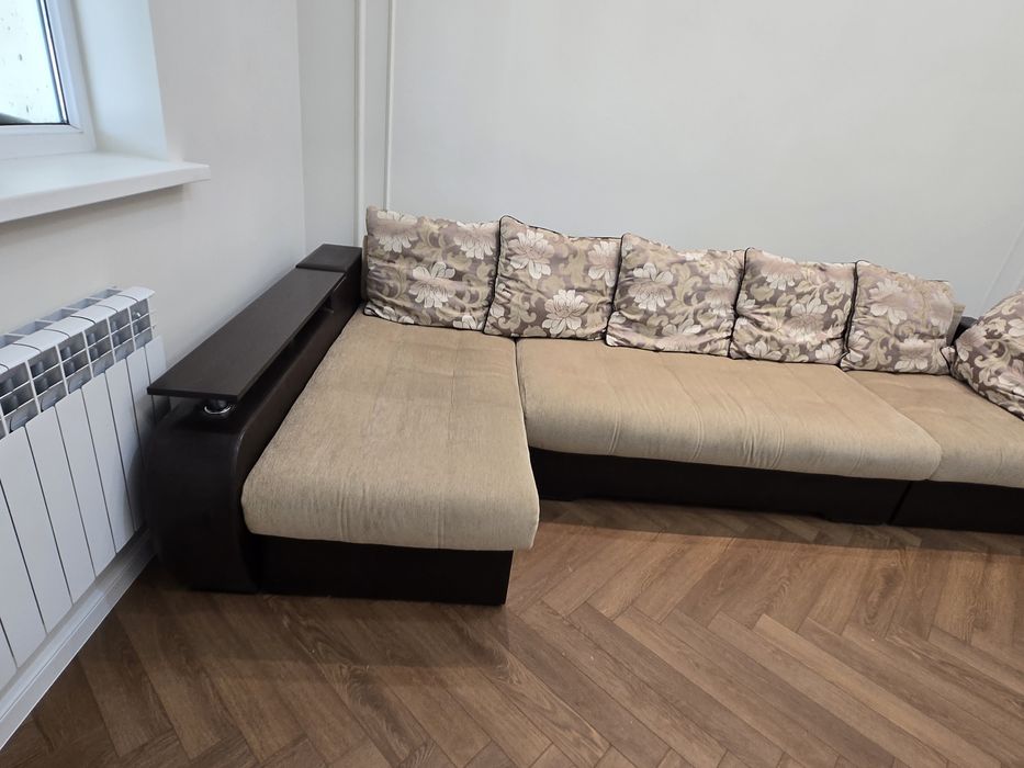 Диван продаётся свежий