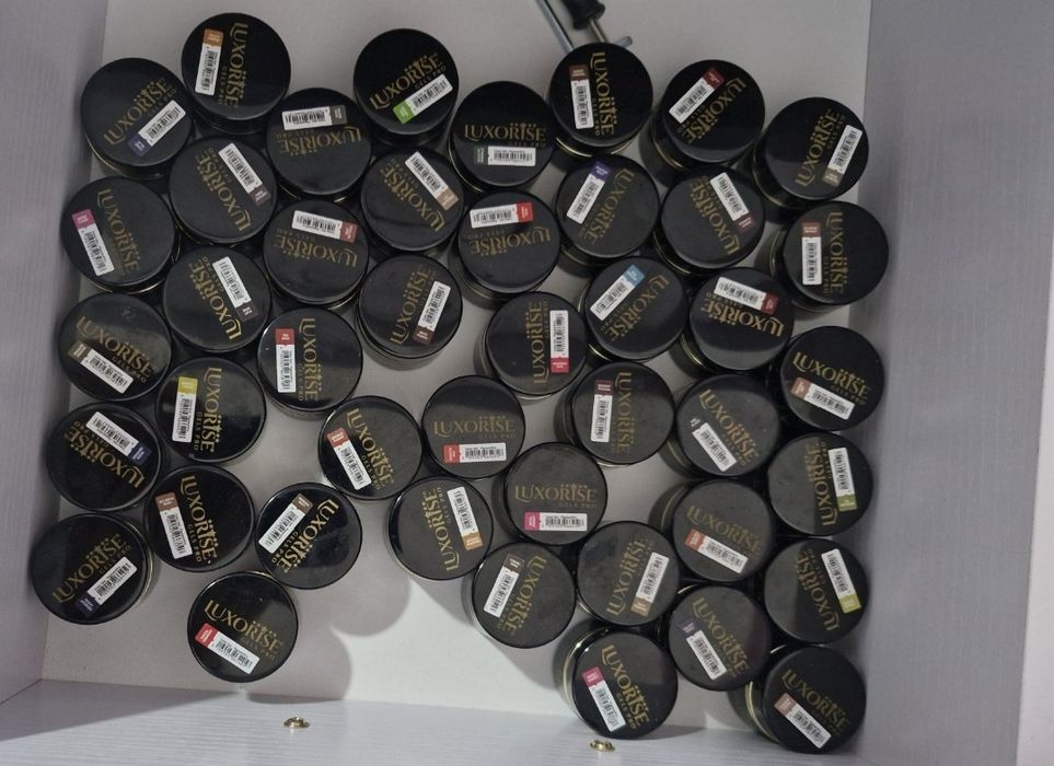 Vând produse manichiura