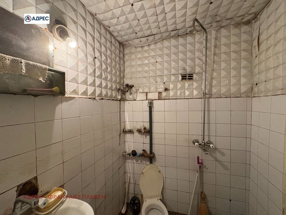 Продава се Двустаен апартамент в Враца, Център - 54 кв.м за 1223 €/кв.м - Снимка #4