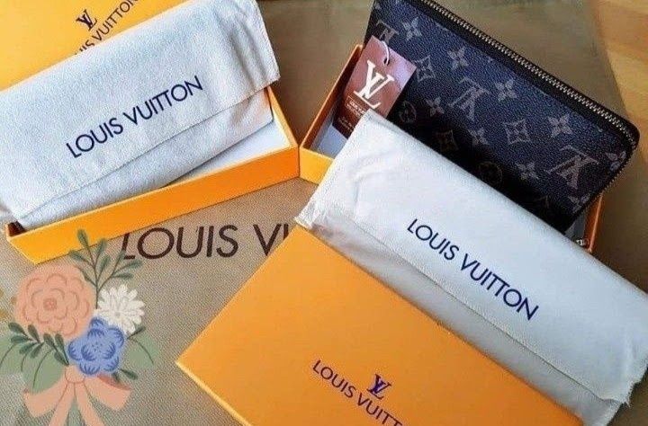 Portofel piele naturala 100%,cutie, saculet, etichetă