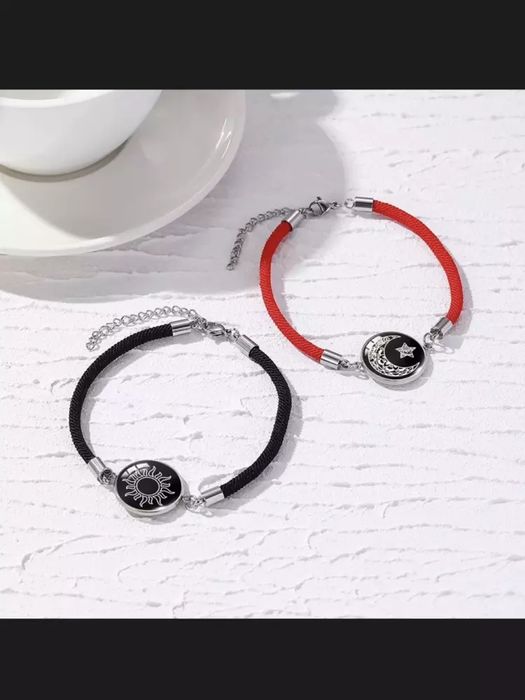 Oy va Quyosh ko’rinishidagi bilaguzuklar