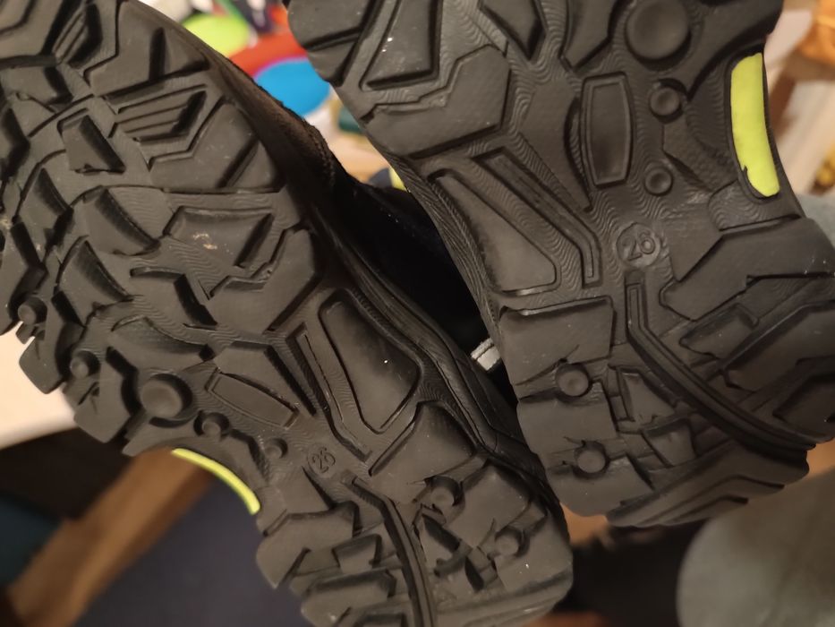 Отдам бесплатно детскую обувь